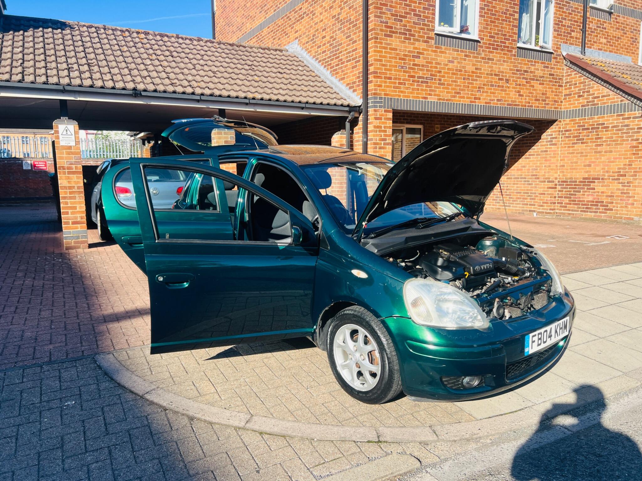Toyota Yaris view 3