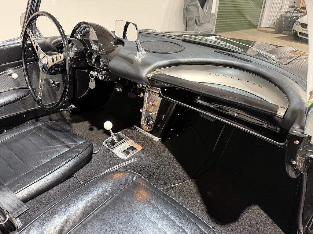 Chevrolet Corvette view 14