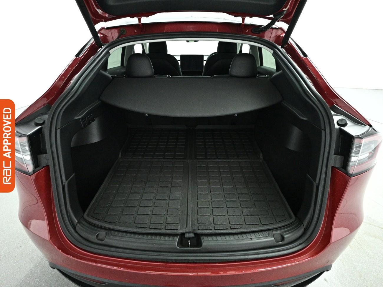 Tesla Model Y view 29