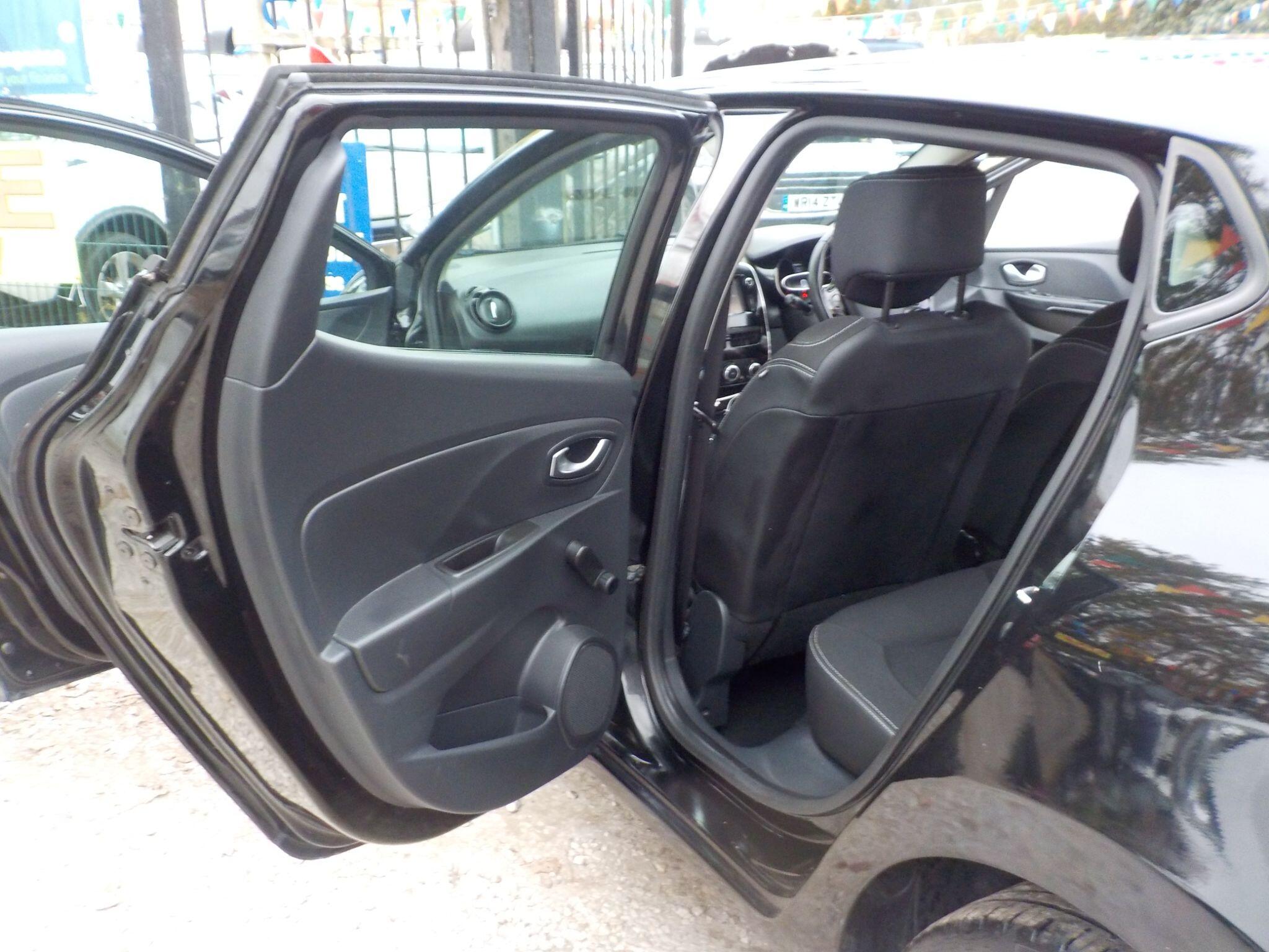Renault Clio 1.2 16V Dynamique MediaNav Euro 5 5dr