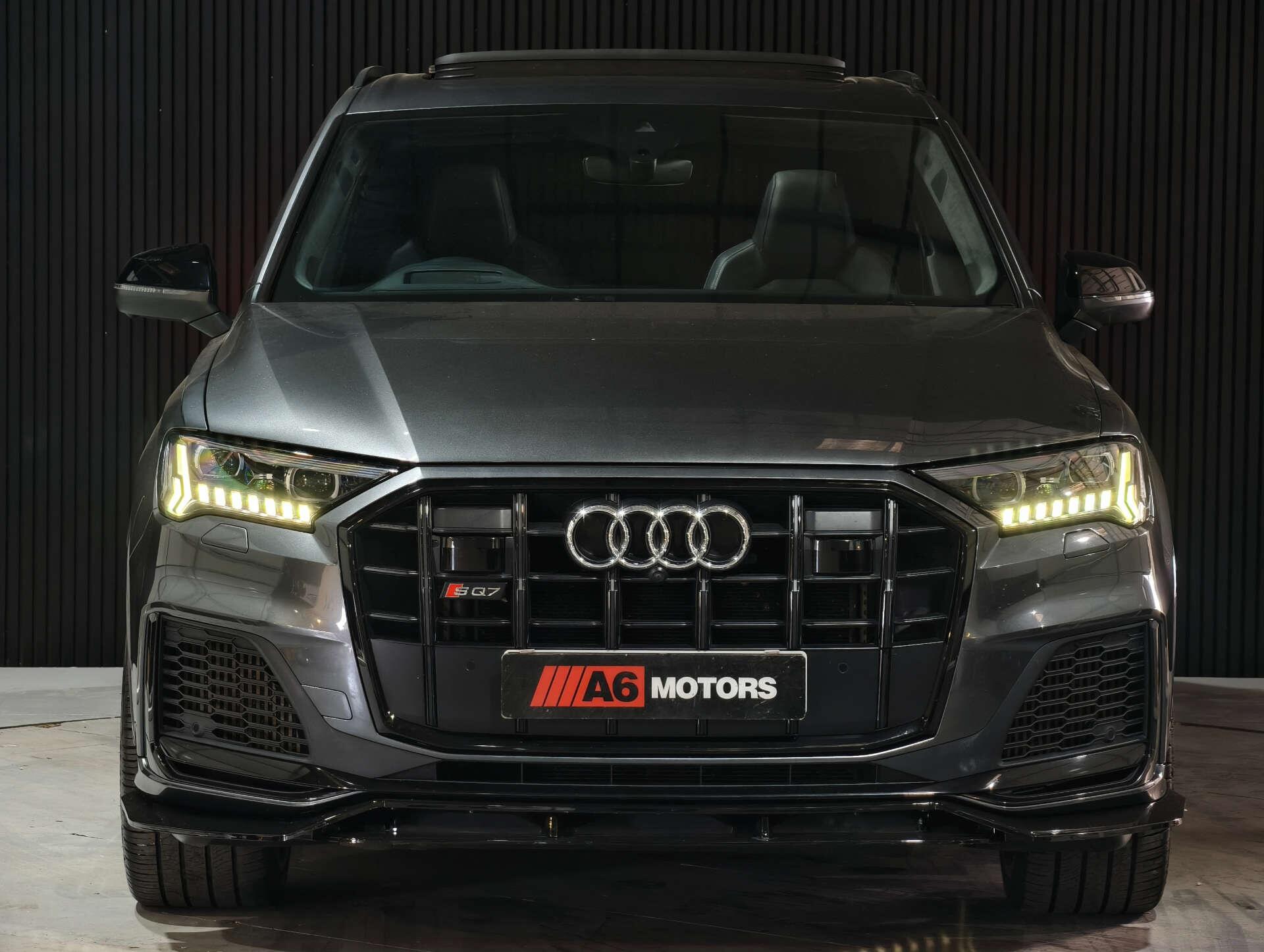 Audi SQ7 view 11
