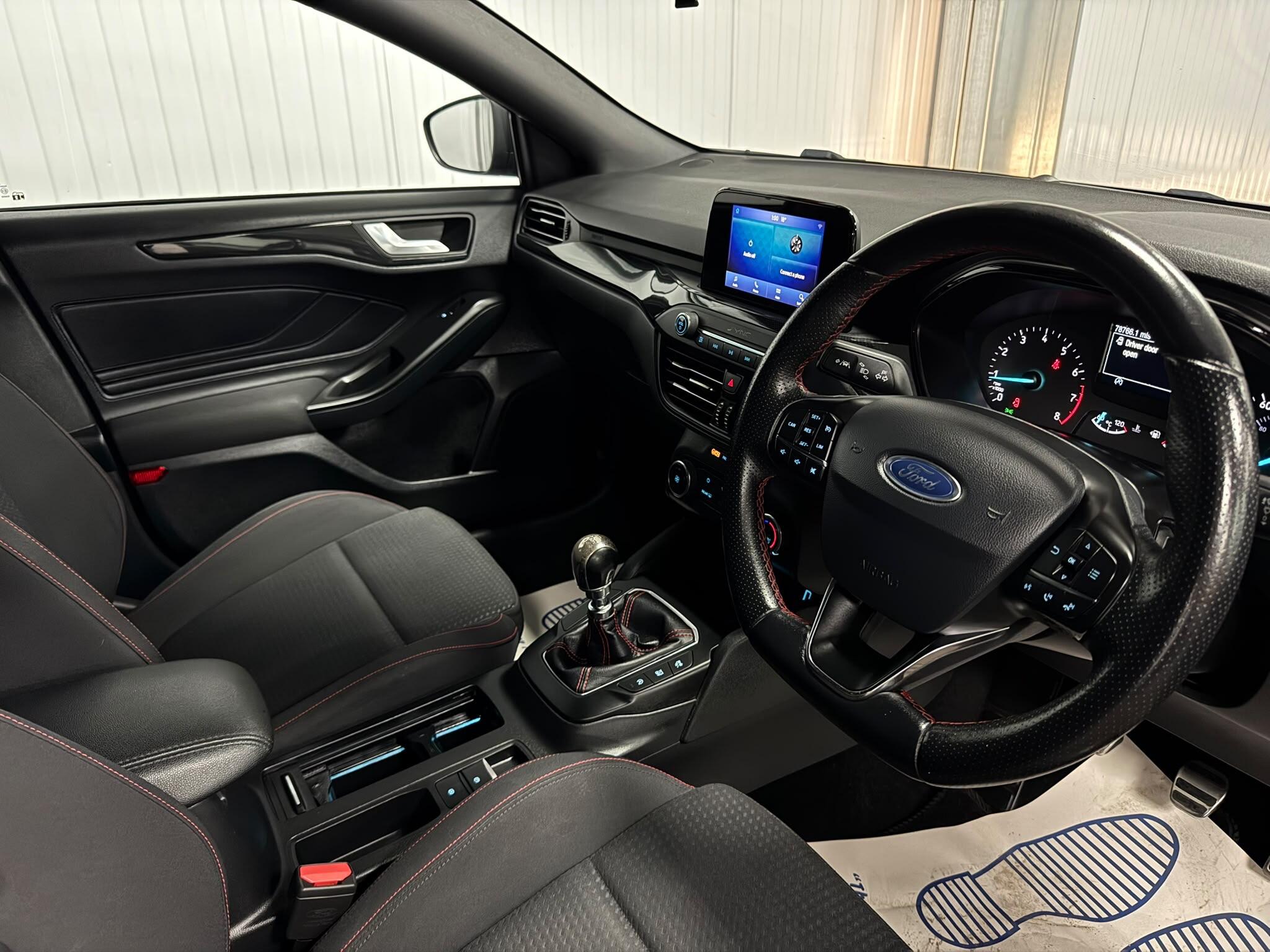 Ford Focus view 18
