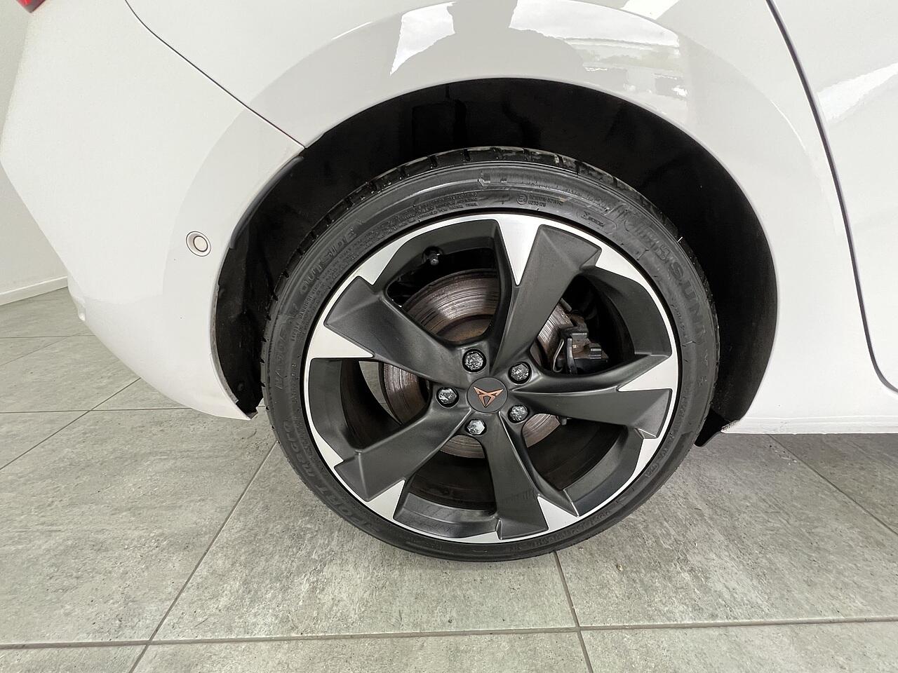 Cupra Leon view 24