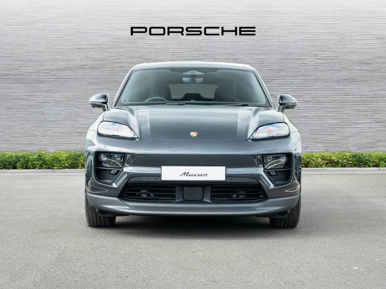 Porsche Macan view 6
