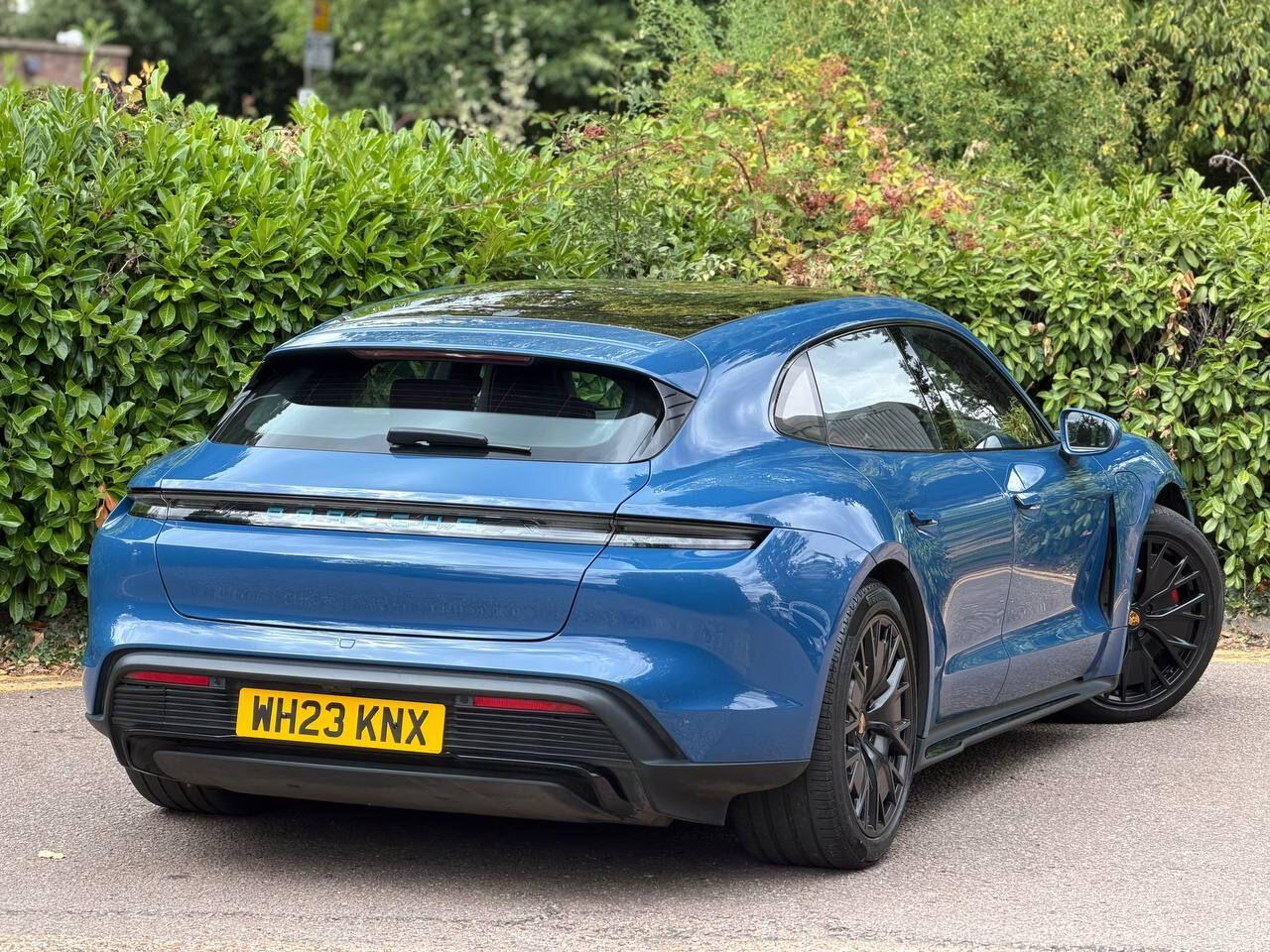 Porsche Taycan view 83