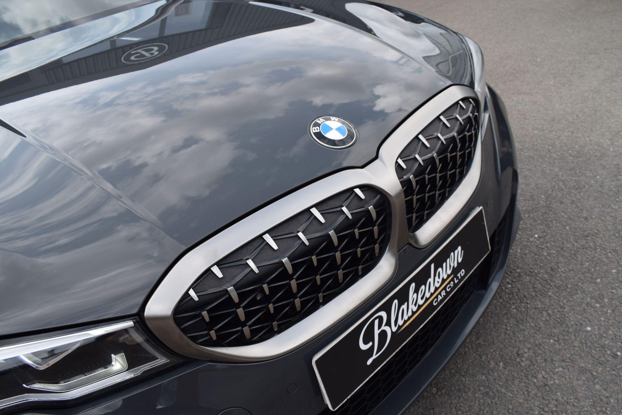 BMW 3 Series view 44