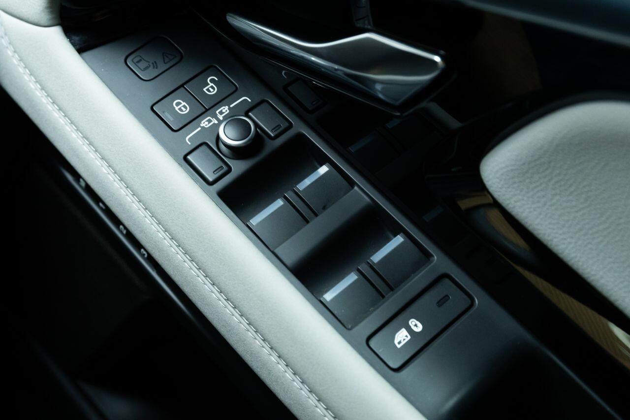 Land Rover Range Rover Evoque view 45