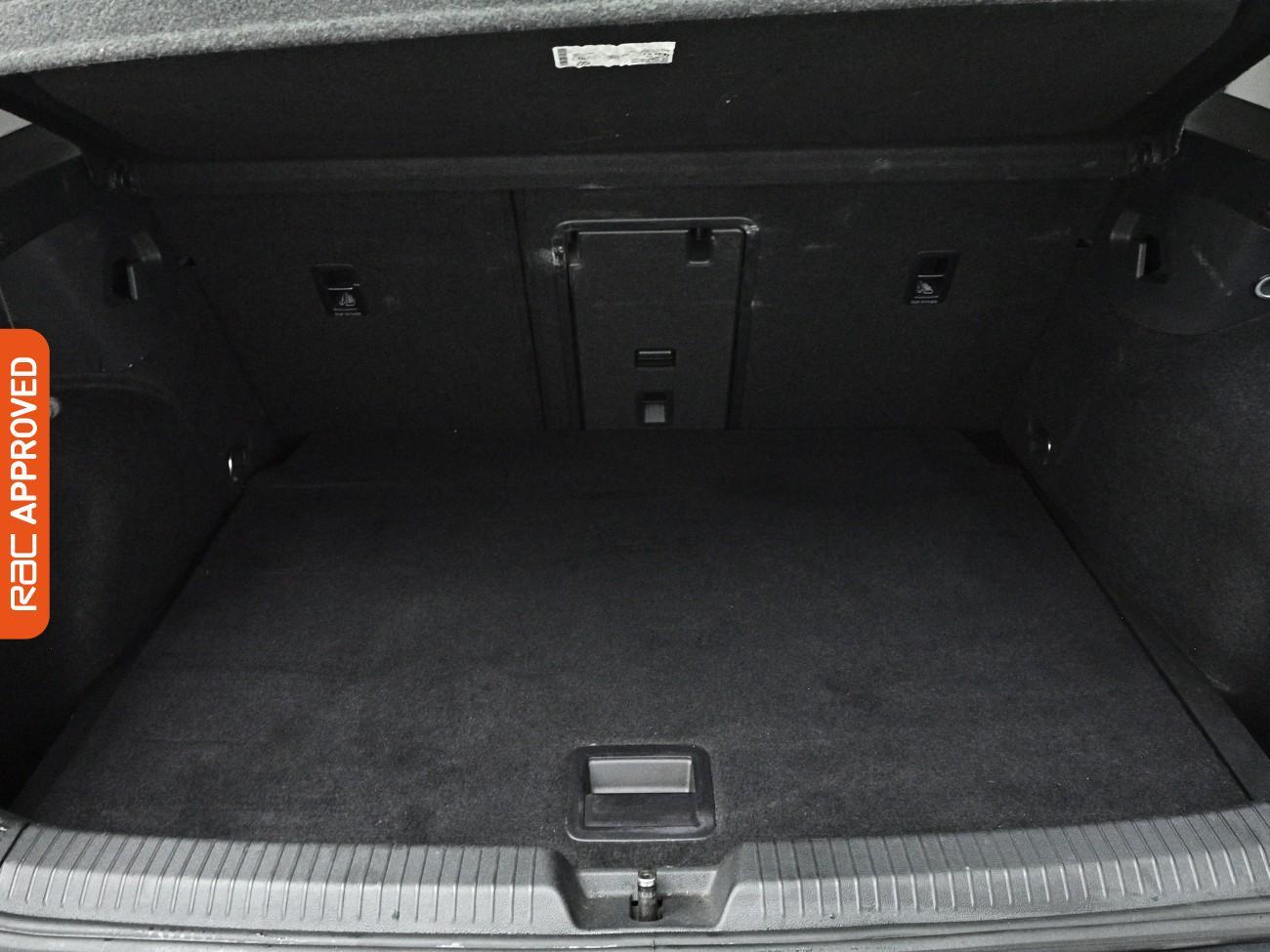 Volkswagen Golf view 13