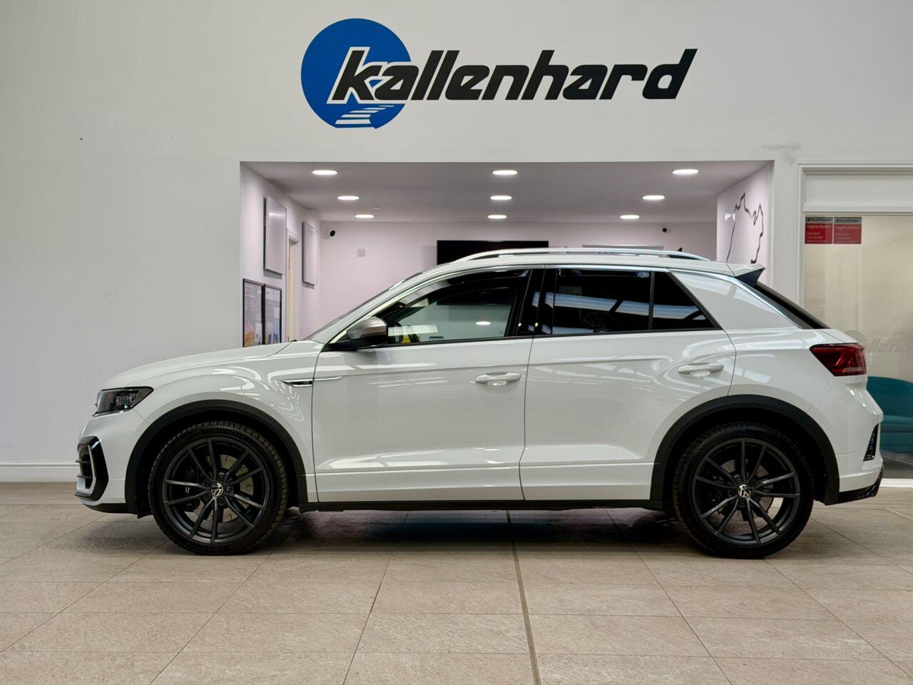 Volkswagen T-Roc view 4