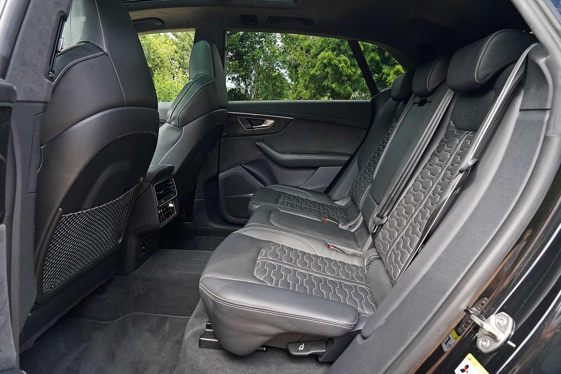 Audi RS Q8 view 16