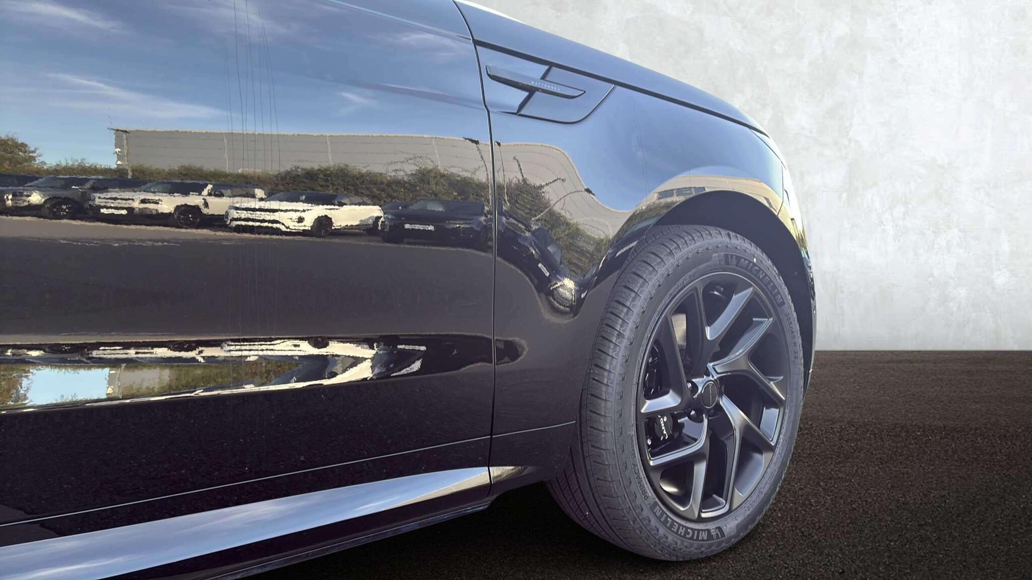 Land Rover Range Rover Sport view 22