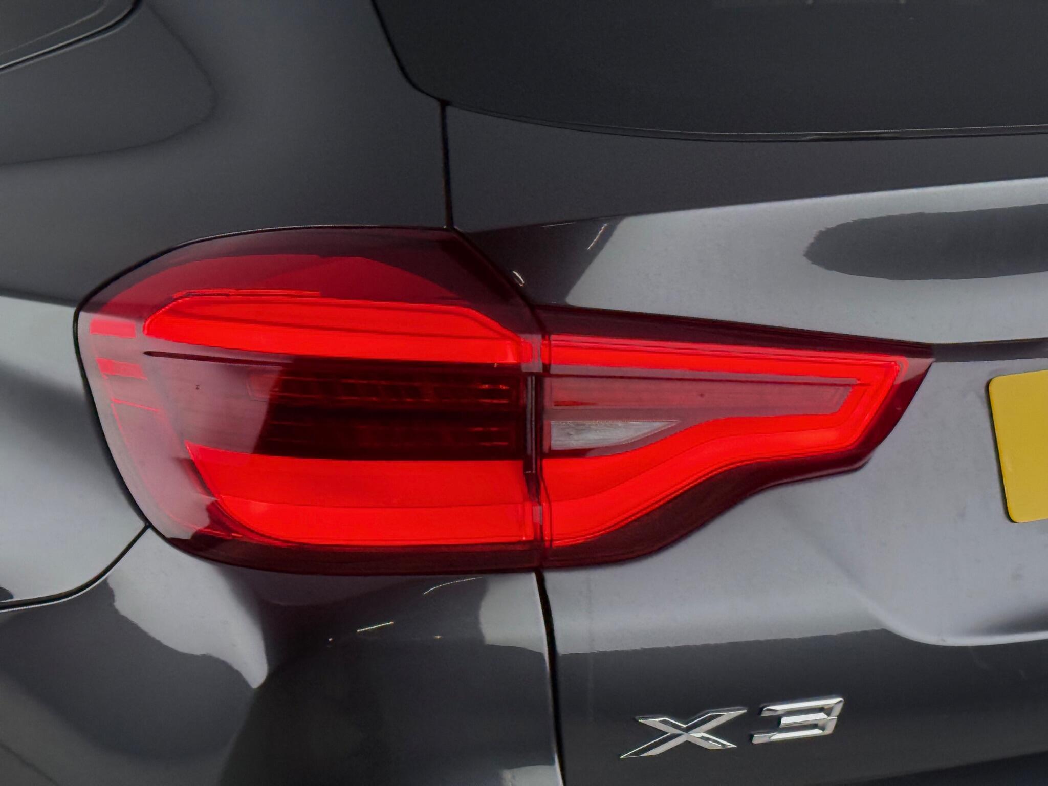 BMW X3 view 13