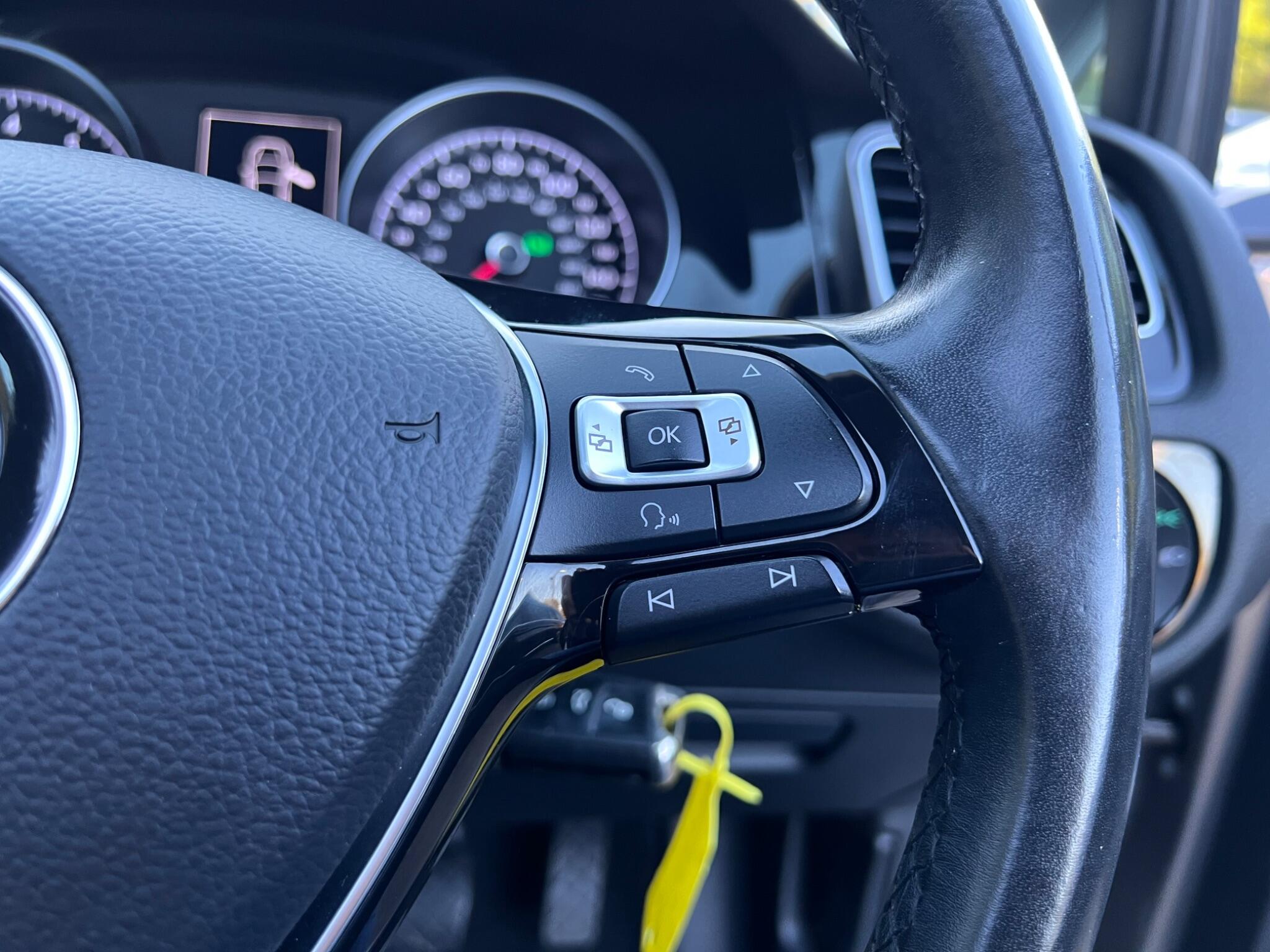 Volkswagen Golf view 26