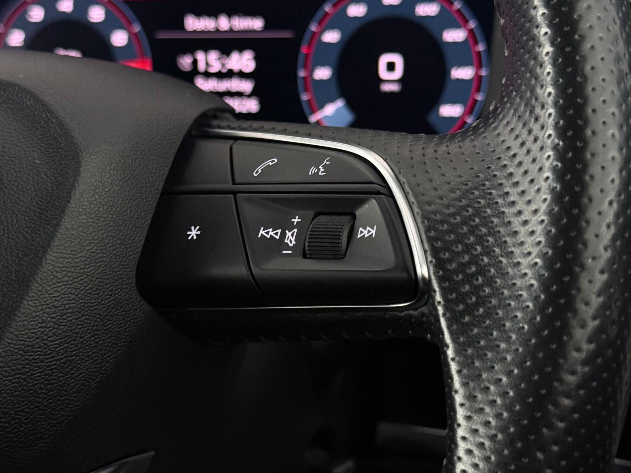 Audi Q3 view 16