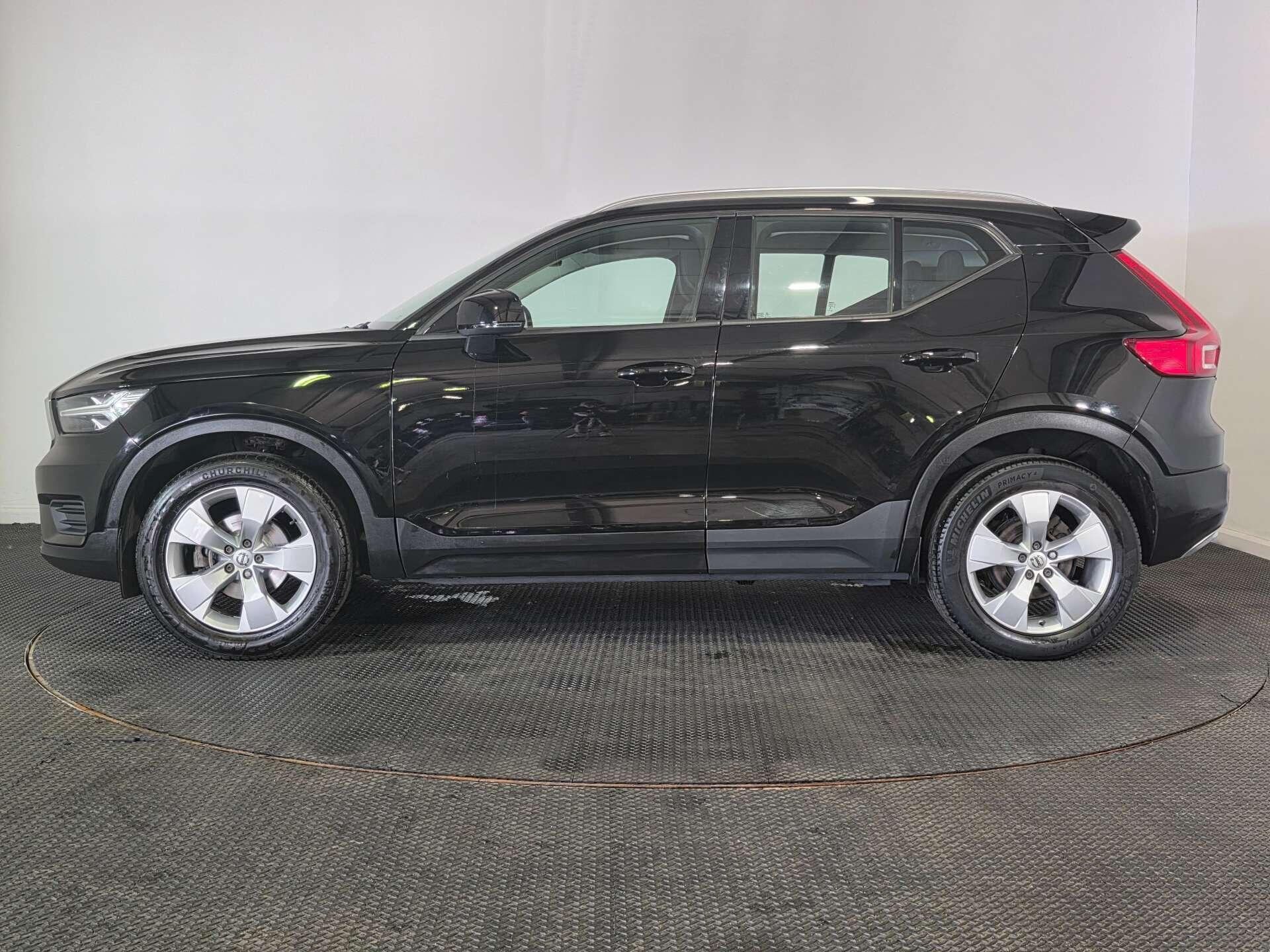 Volvo XC40 view 4
