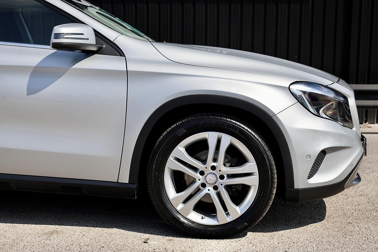 Mercedes-Benz Gla view 21