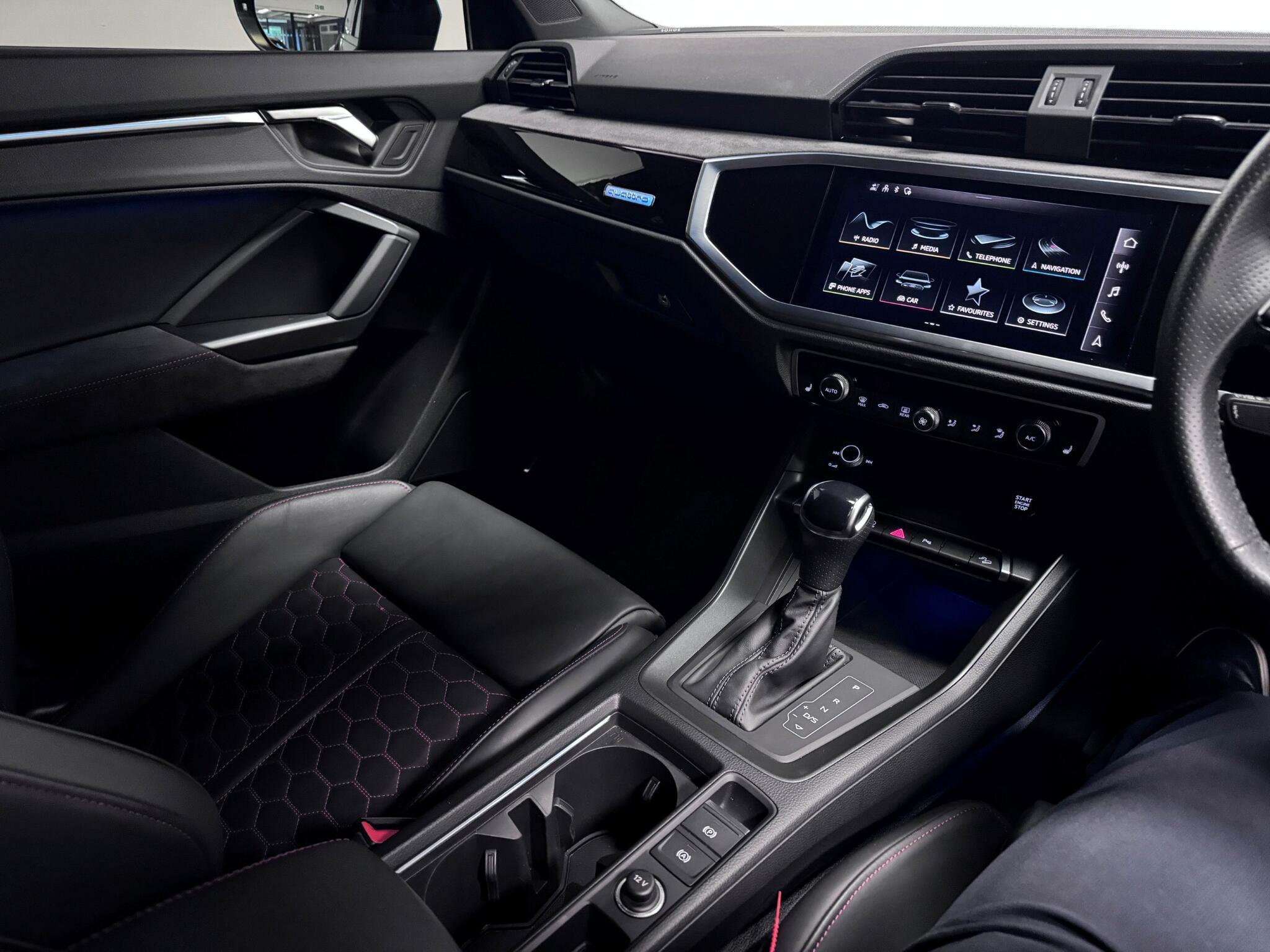 Audi RS Q3 view 43