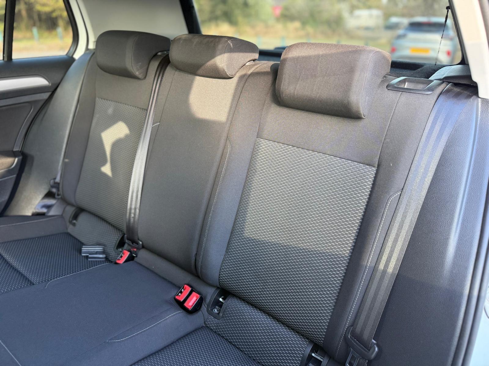 Volkswagen Golf view 33