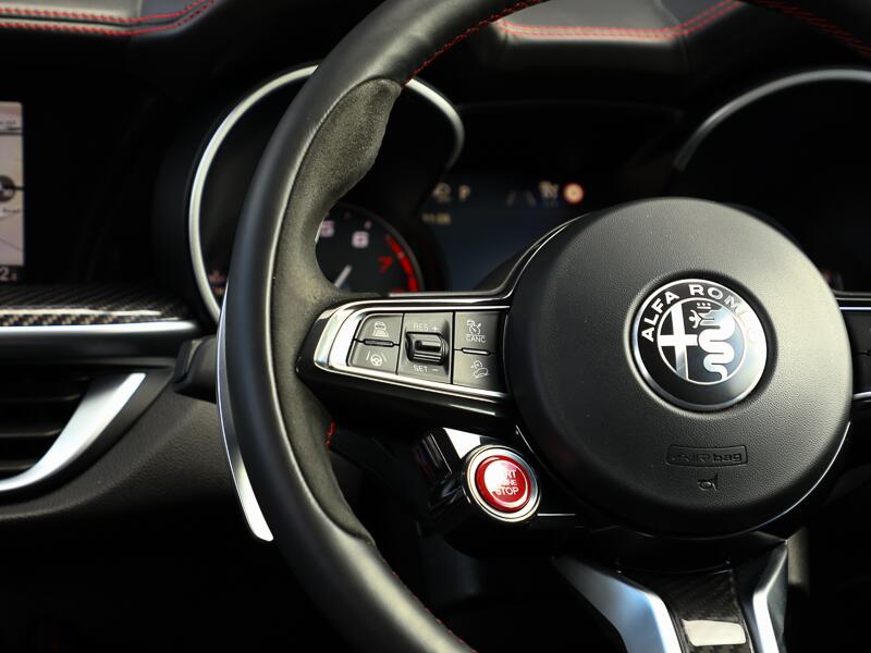 Alfa Romeo Stelvio view 10