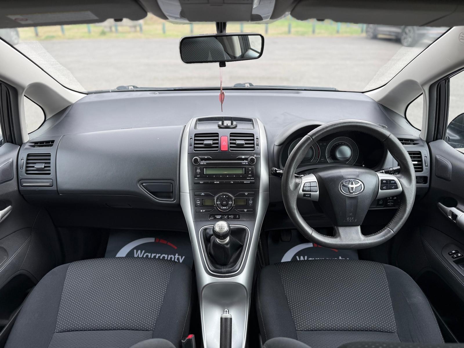 Toyota Auris view 25