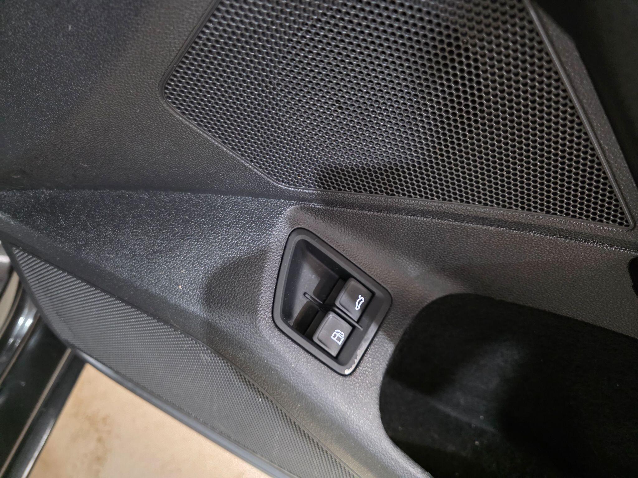 Volkswagen Passat view 13