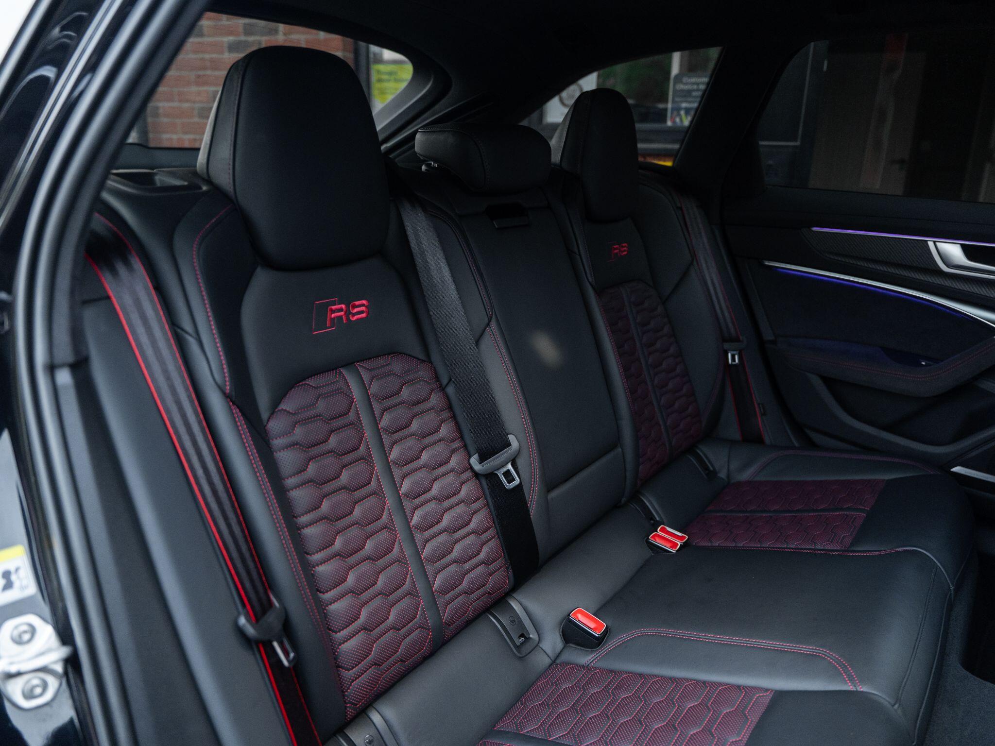 Audi RS6 Avant view 50