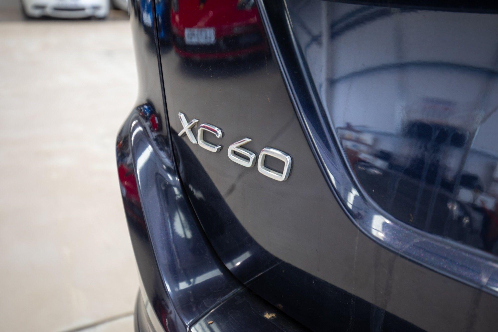 Volvo XC60 view 7