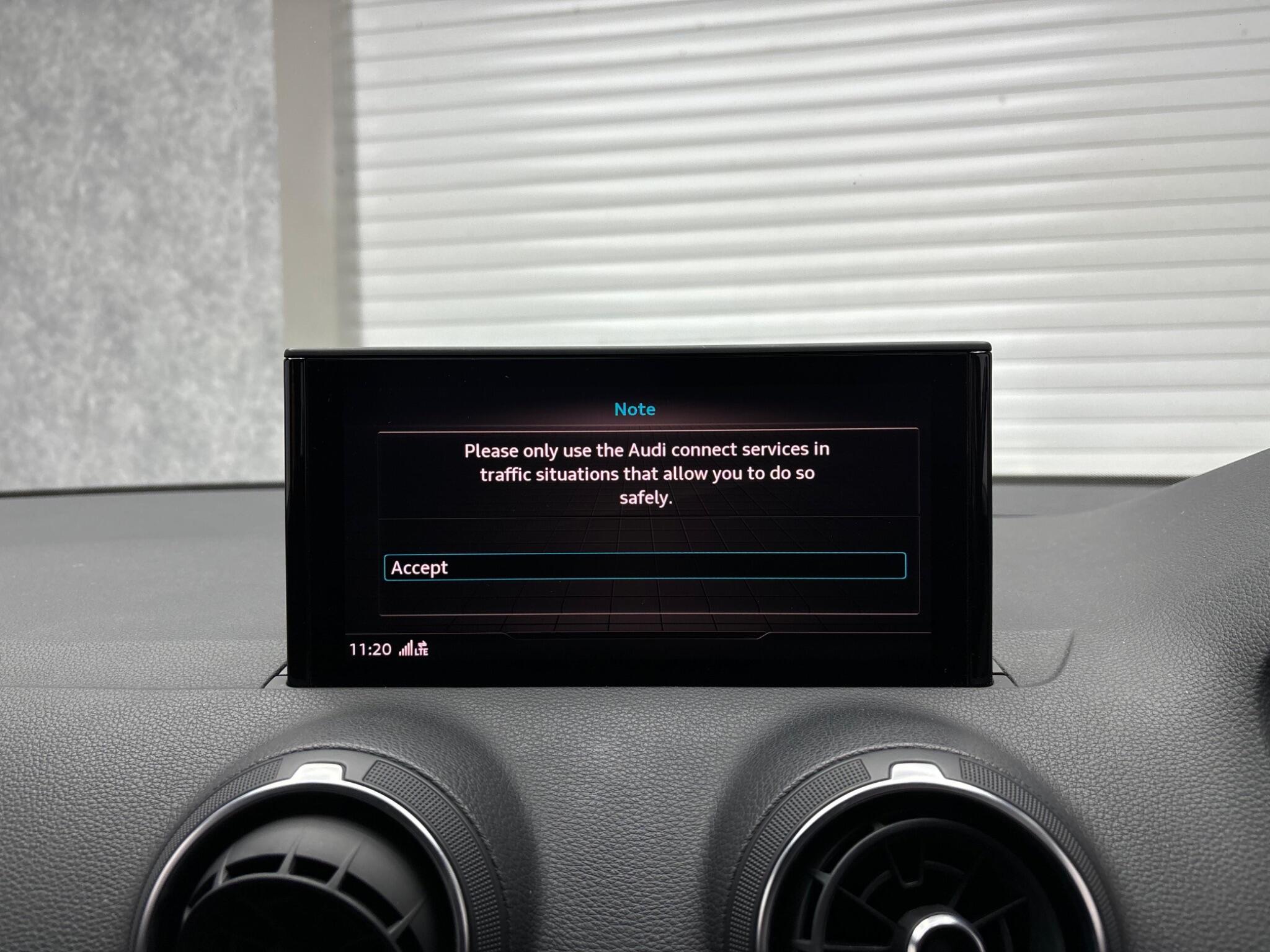 Audi Q2 view 15