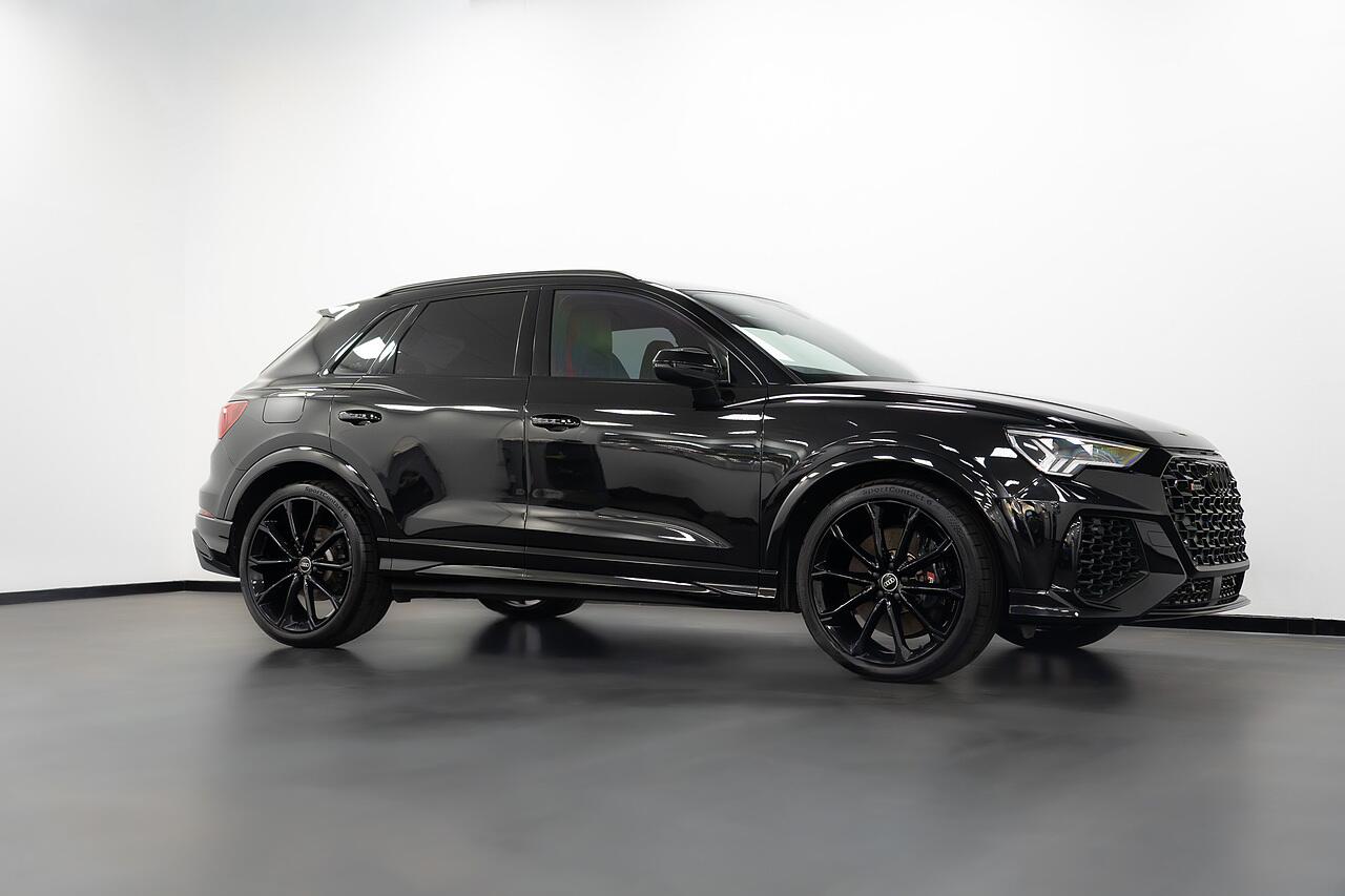 Audi RS Q3 view 25