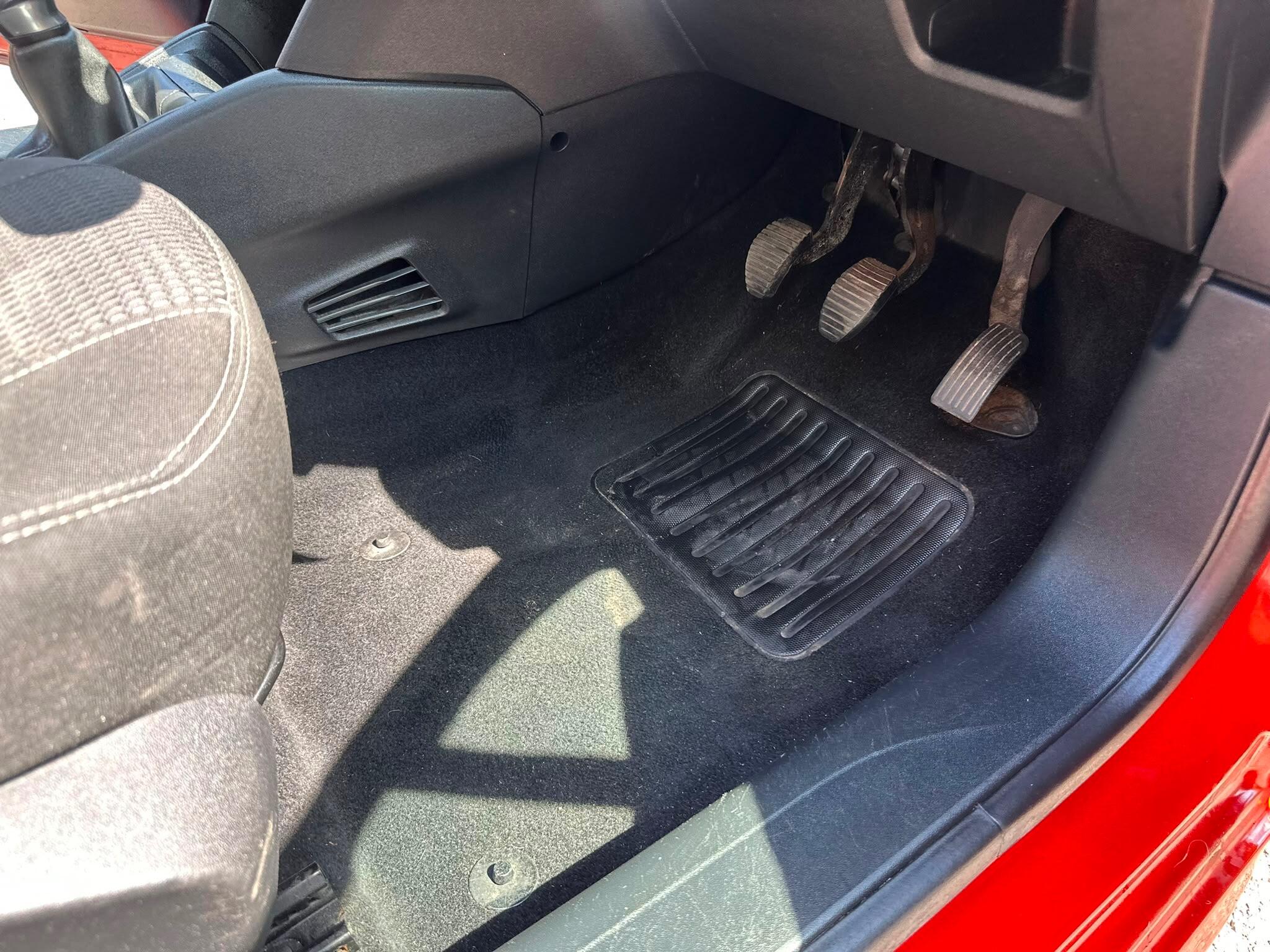 Peugeot 208 view 48