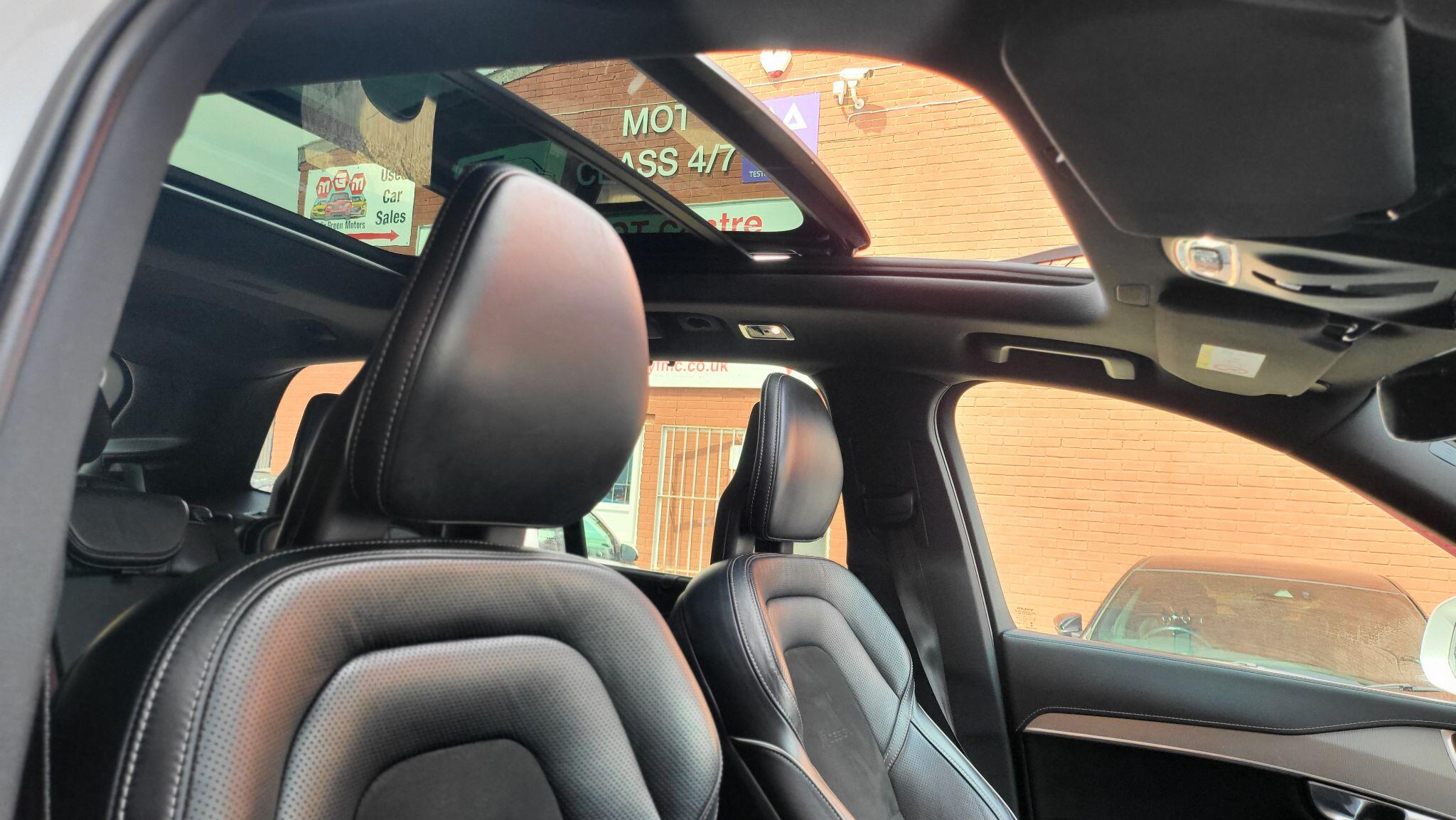 Volvo XC90 view 44