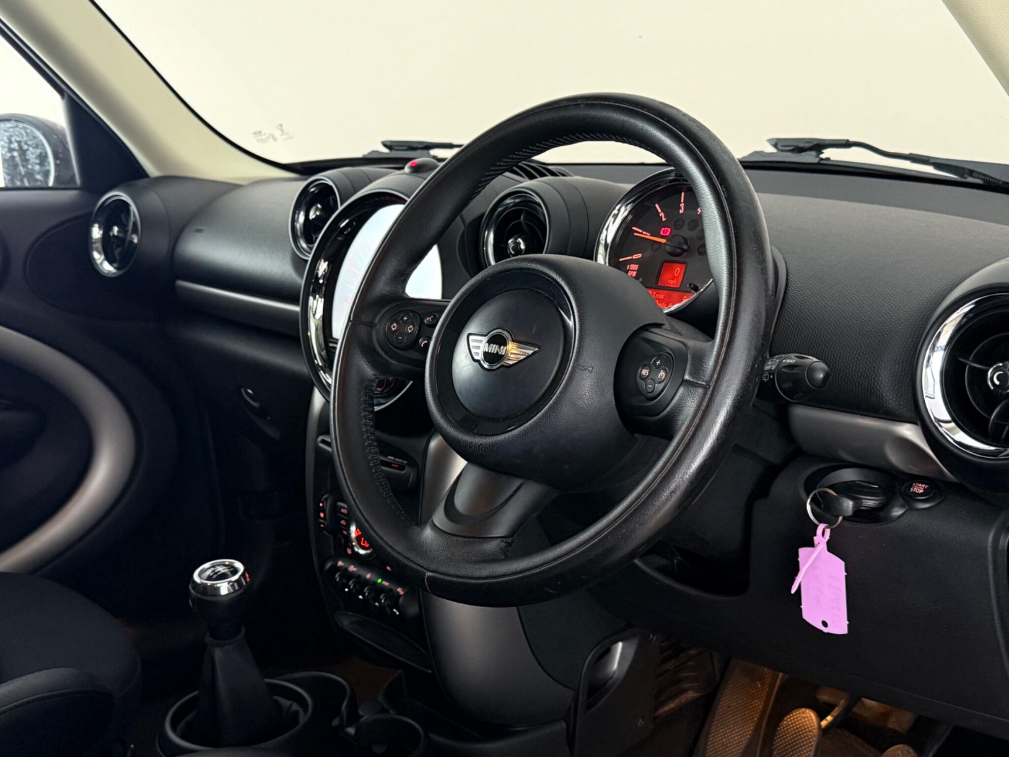 Mini Countryman view 3
