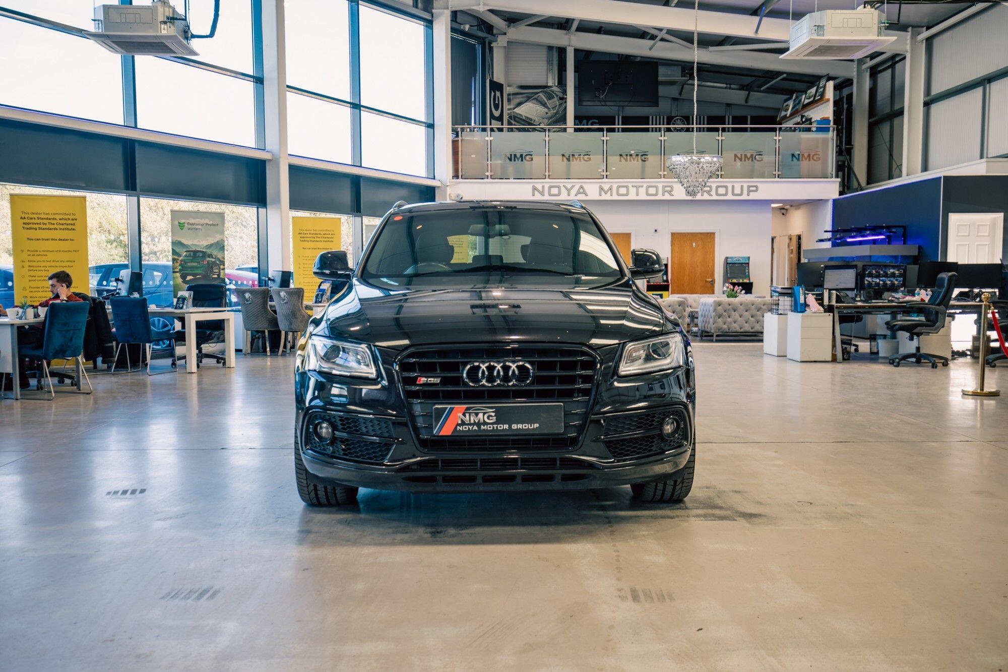 Audi SQ5 view 25
