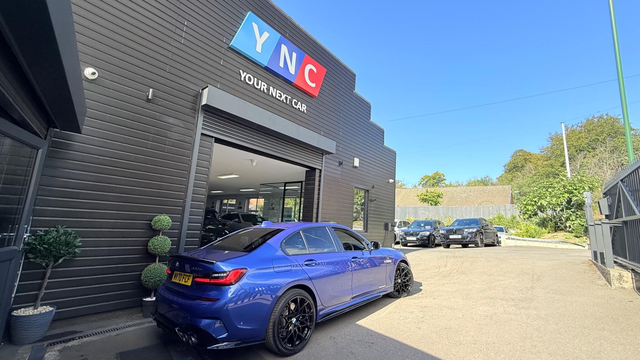 BMW 3 Series view 5