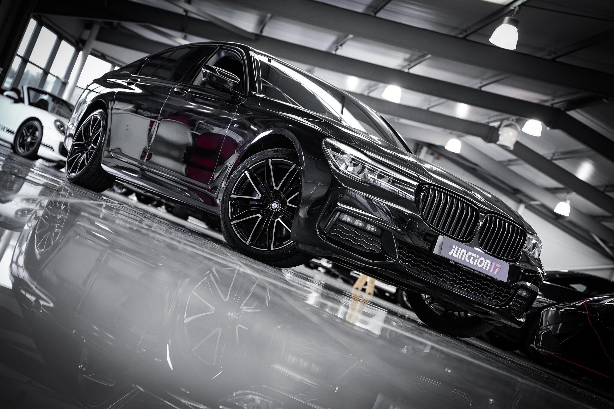 BMW 7 Series view 8
