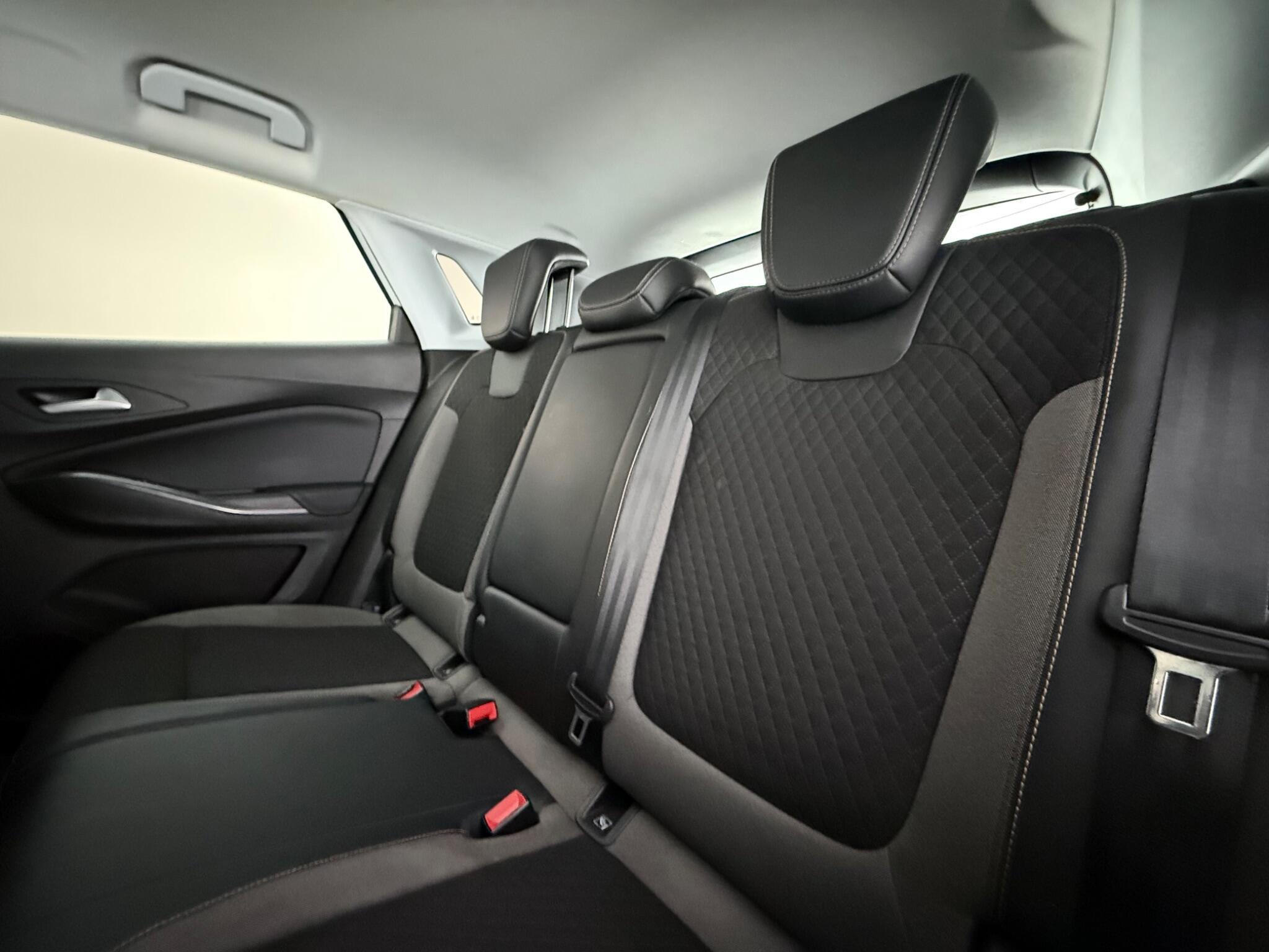 Vauxhall Grandland X view 32
