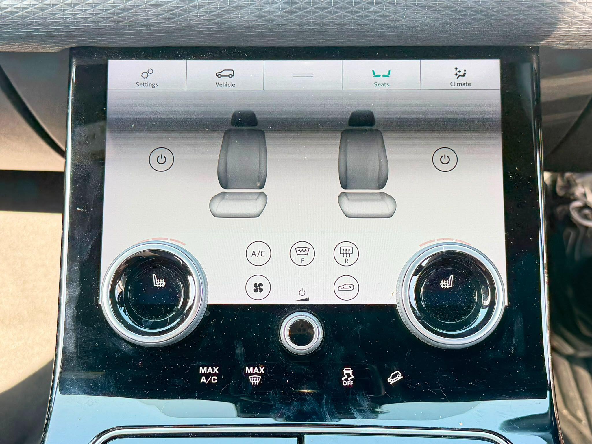Land Rover Range Rover Velar view 31