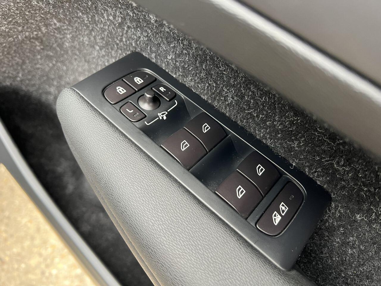 Volvo XC40 view 60
