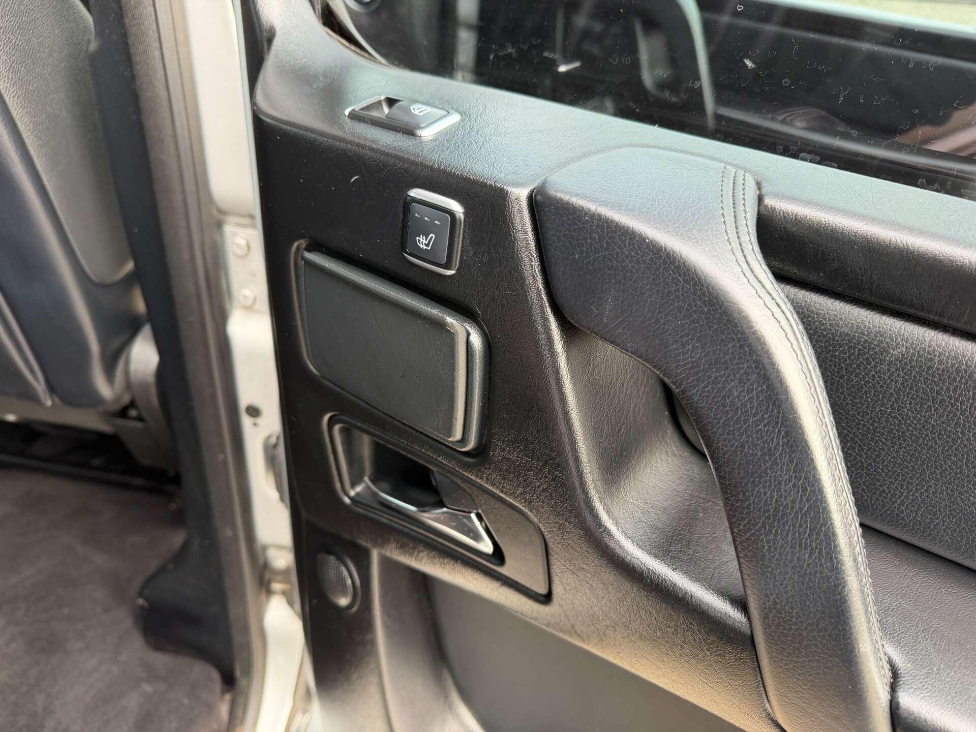 Mercedes-Benz G-Class view 17