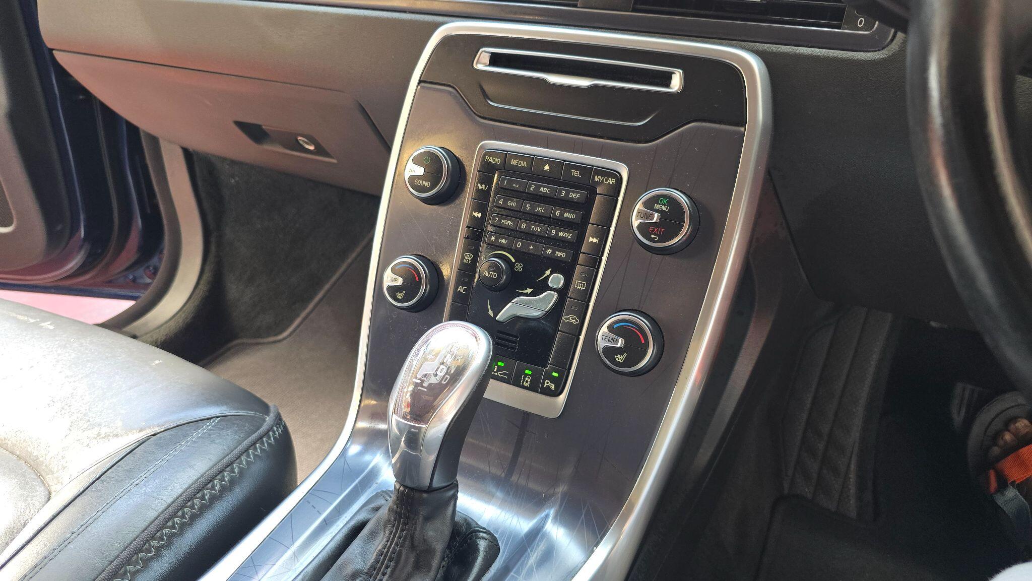 Volvo V70 view 12