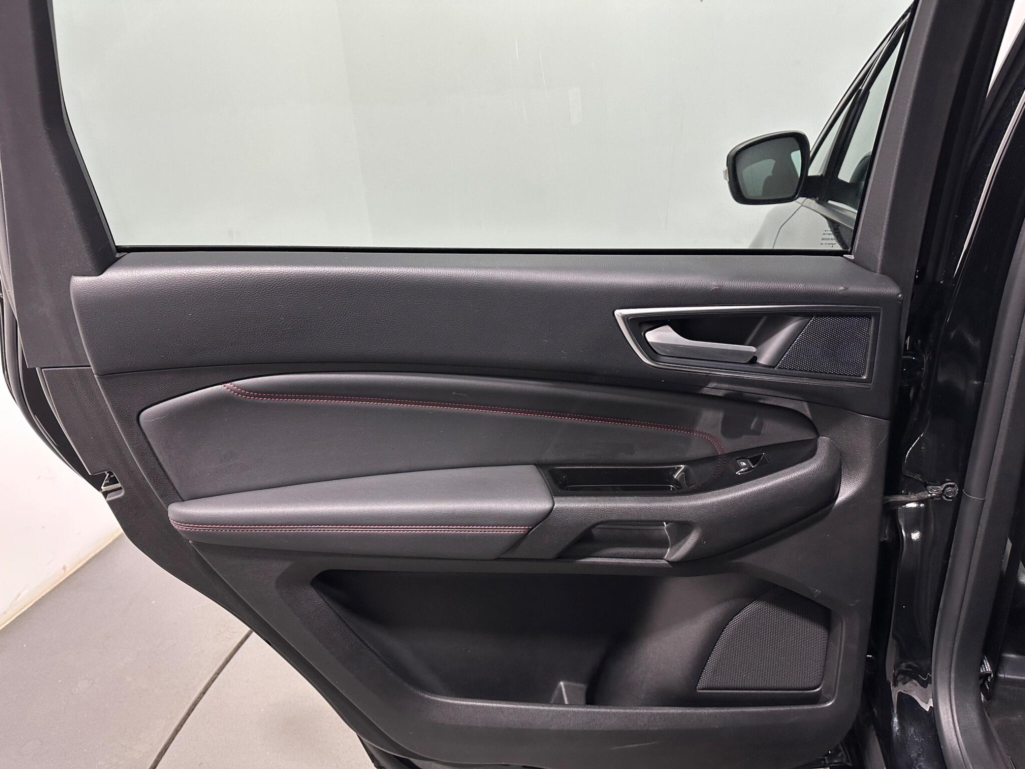 Ford S-Max view 40