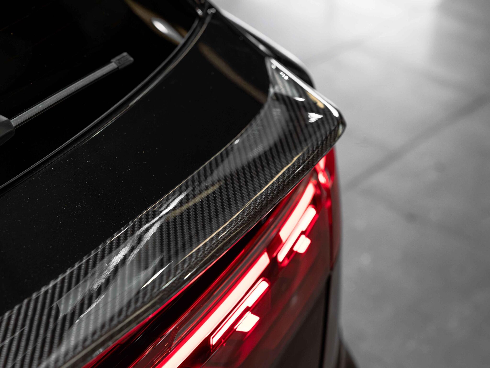 Audi SQ8 view 4