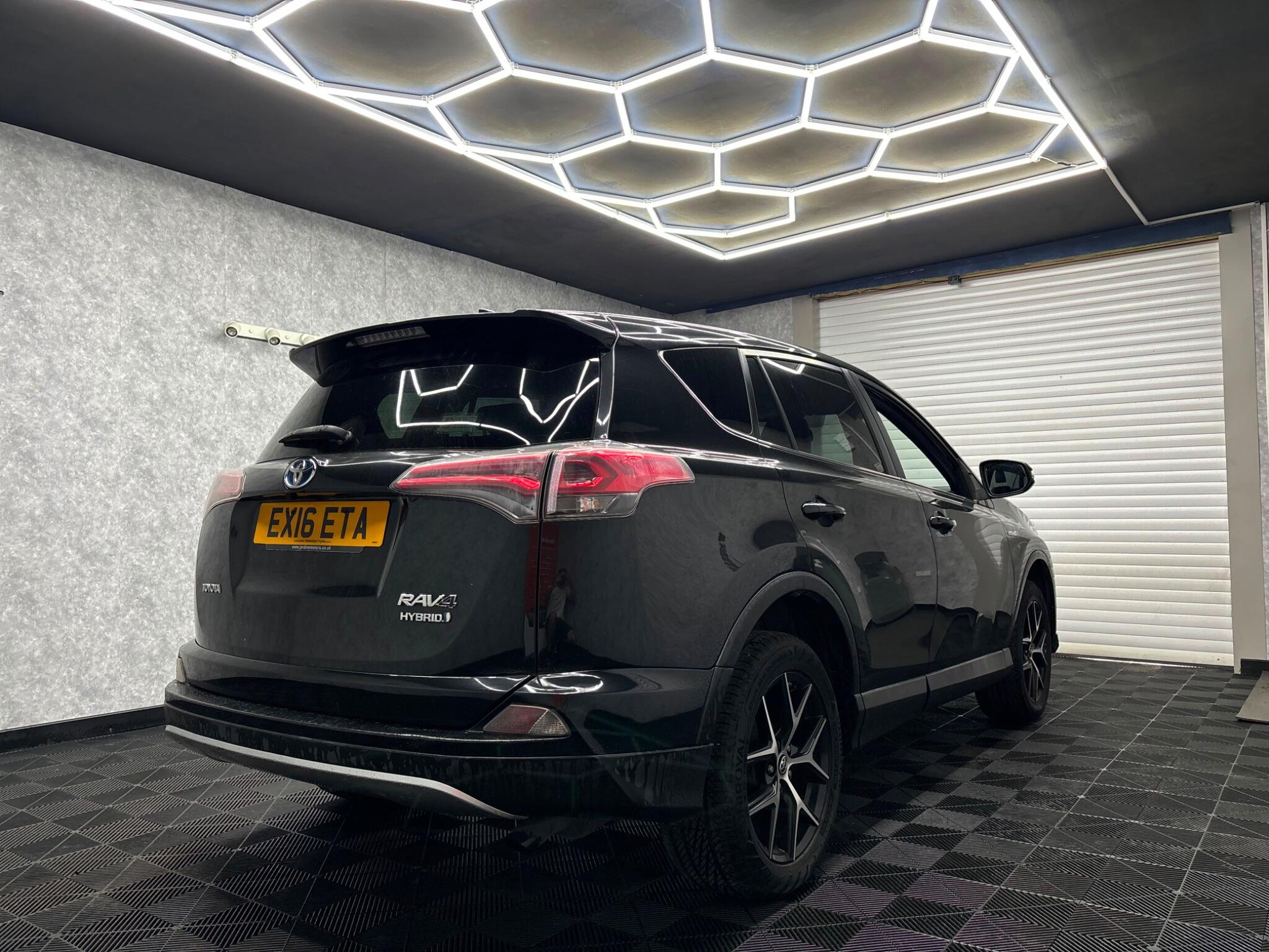 Toyota Rav4 view 2