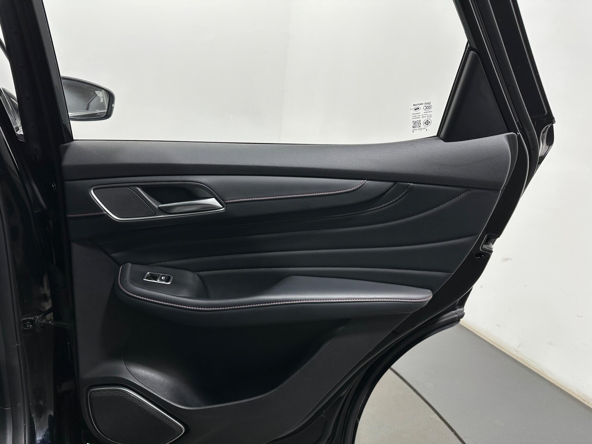 MG MG HS view 42