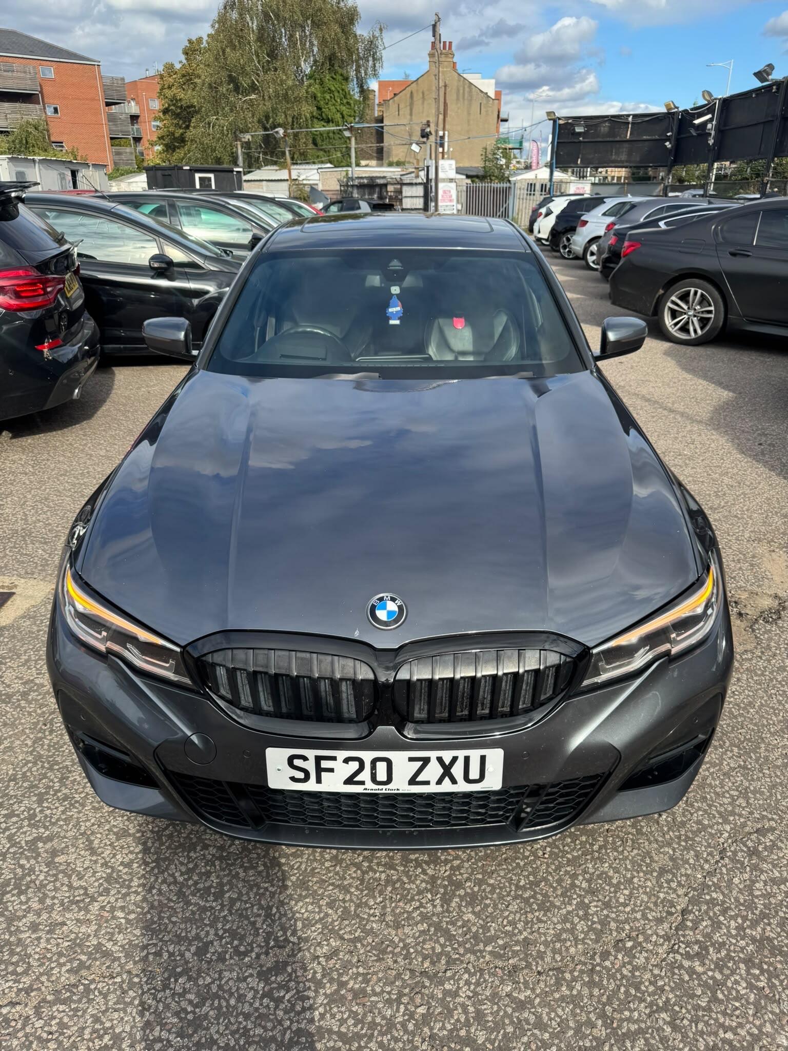 BMW 3 Series view 32