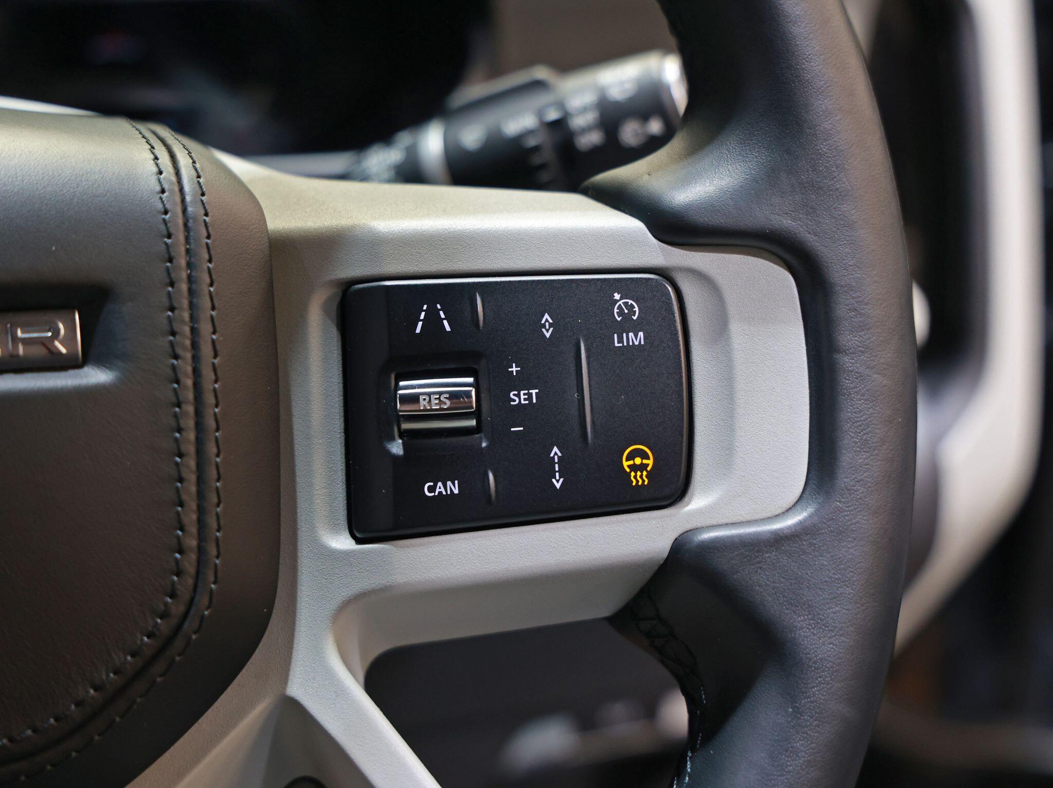 Land Rover Defender view 27