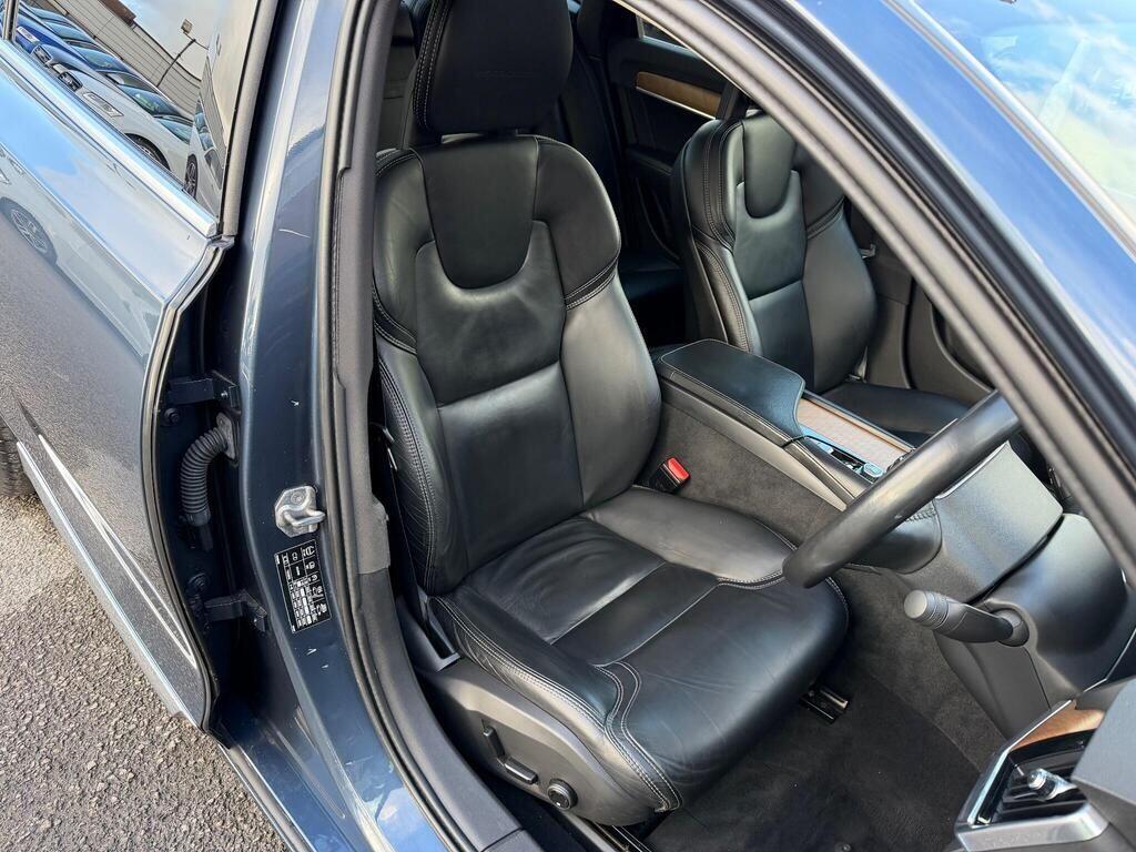 Volvo S90 view 18