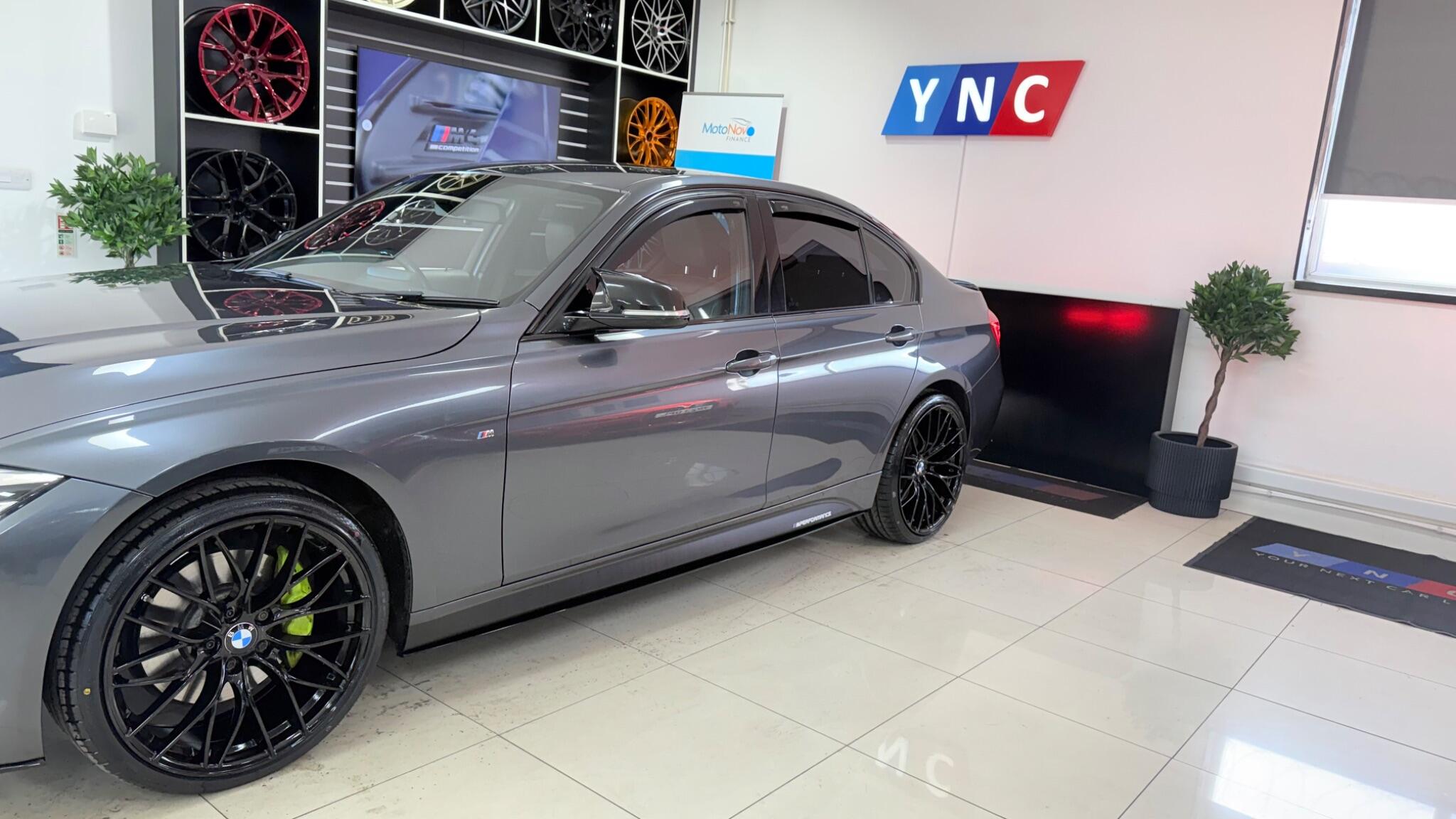 BMW 3 Series view 17