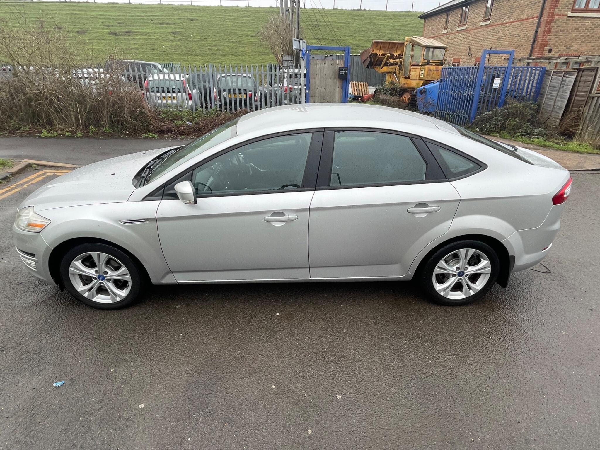 2011 Ford Mondeo image 22