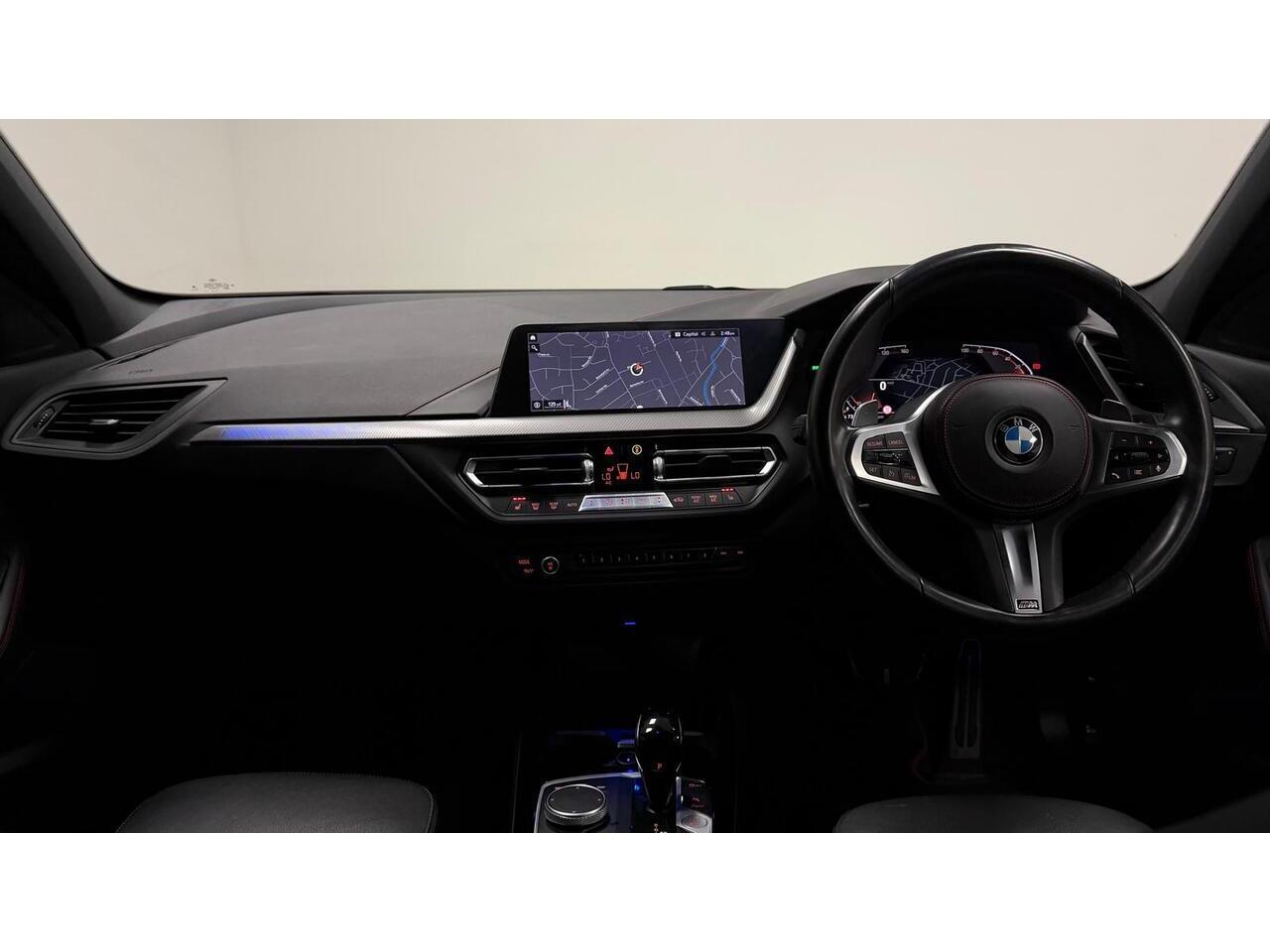 BMW 1 Series view 18